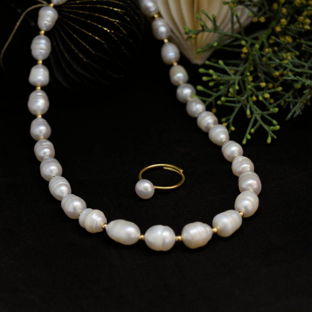 Bold fresh-water pearl necklace